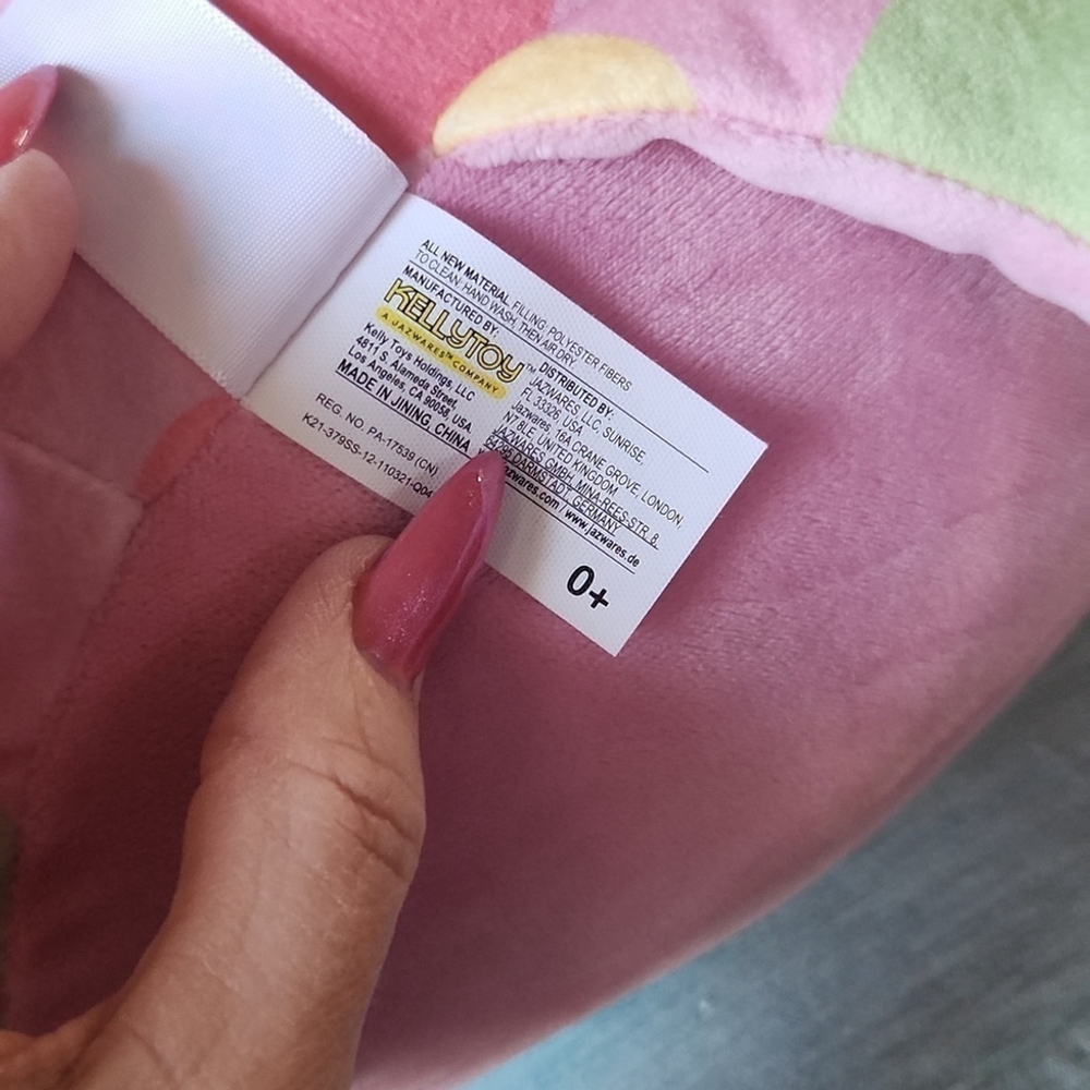 12” Saxa the Rainbow Back Stingray Squishmallow - Picture 5 of 7